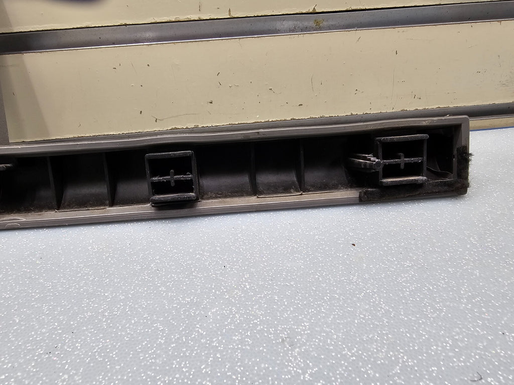 🔥88-94 Chevy Silverado GMC Sierra Lower Dash Trim Piece w/ Vent OEM Gray READ
