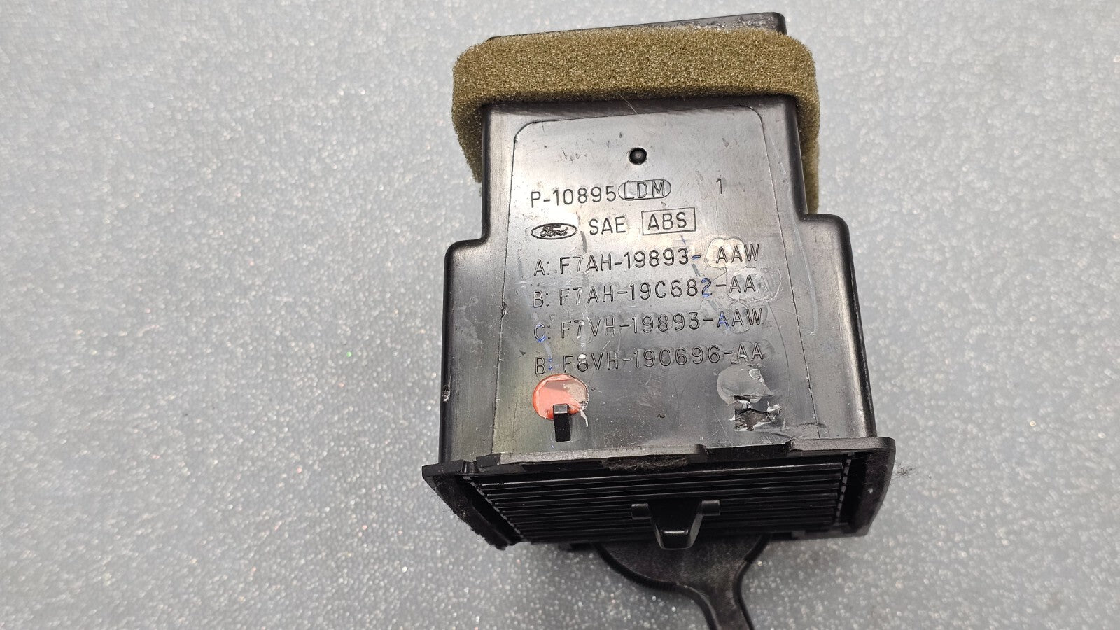 🔥98-02 Lincoln Town Car Dash Left Driver Air vent  A/C AC Heater Panel Black