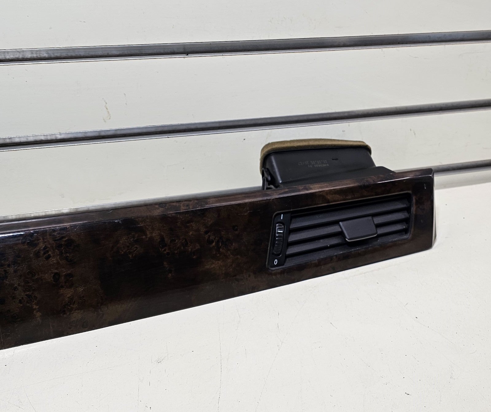 06-13 BMW E90 E92 FRONT RIGHT PASSENGER DASH TRIM PANEL VENT WALNUT WOODGRAIN