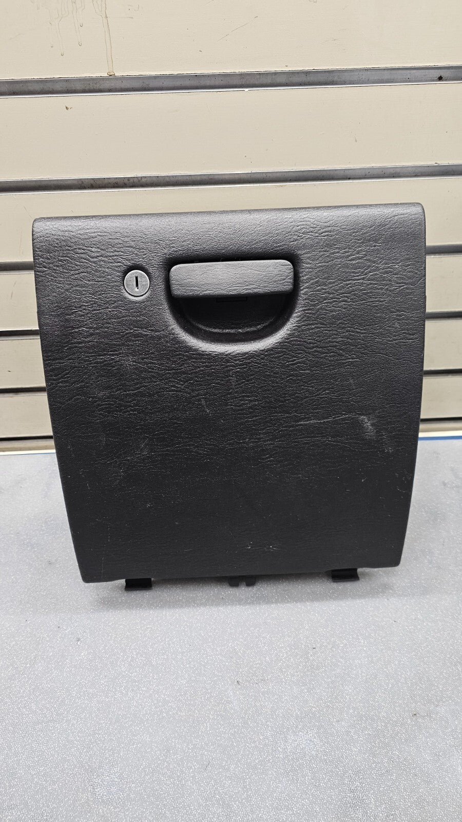 🔥01-05 PT Cruiser Dash Glove Box Compartment Assembly Instrument Panel Black
