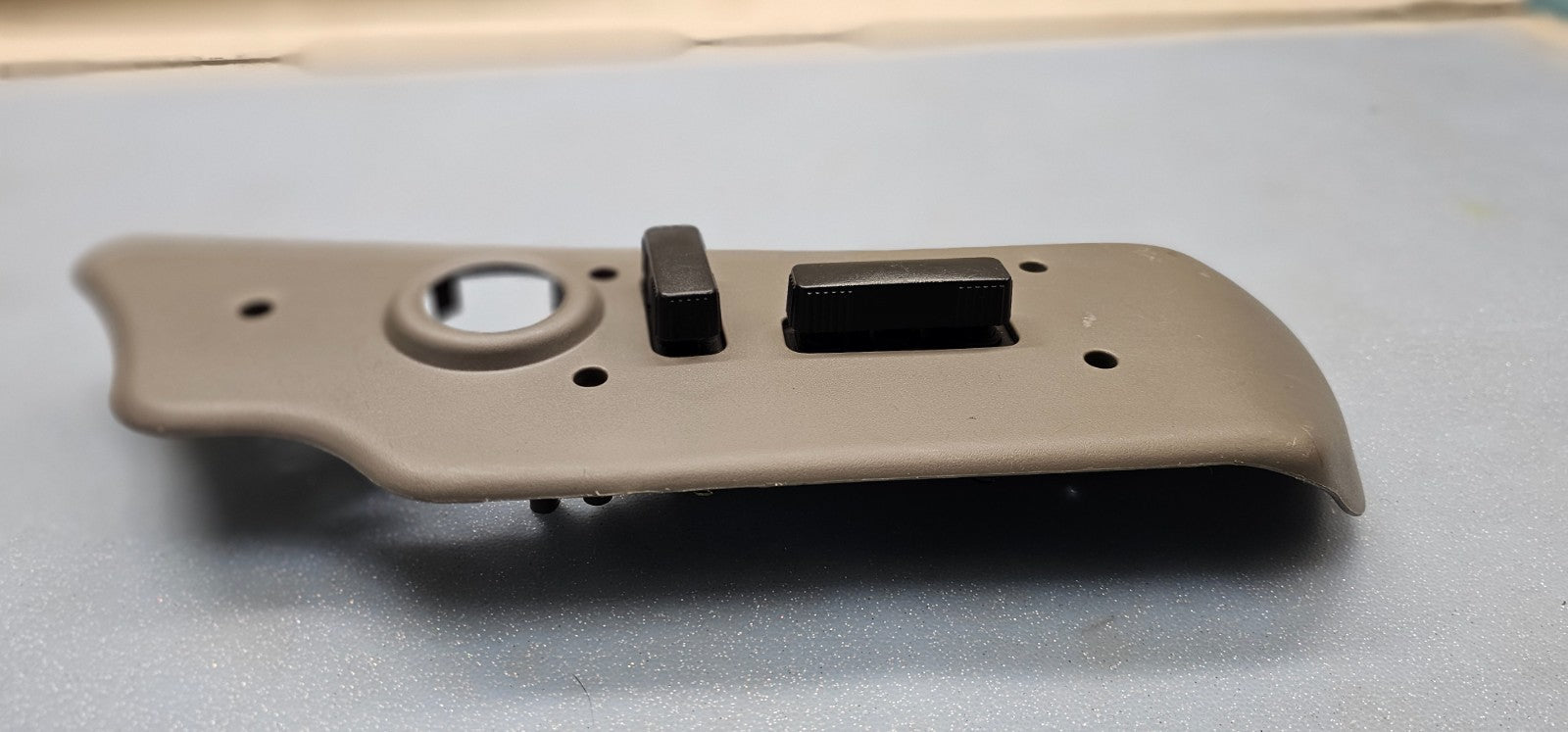 🔥03-06 SILVERADO SIERRA Front RIGHT PASSENGER Seat Adjuster Heat SWITCH Tan