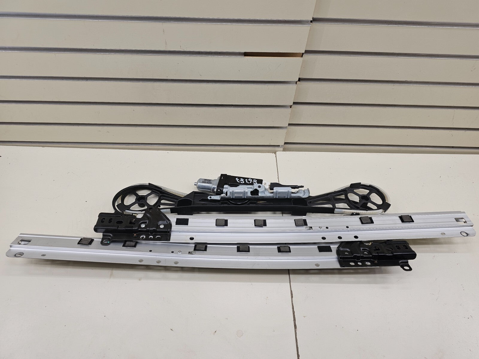 🔥2005-2010 Scion TC Sunroof Transmission Motor Track Assembly OEM