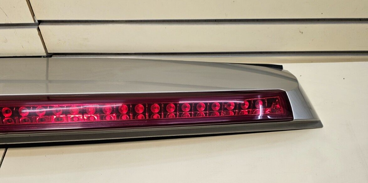 🔥2007-2014 CADILLAC ESCALADE LIFTGATE SPOILER WING 3RD THIRD TAILLIGHT GRAY