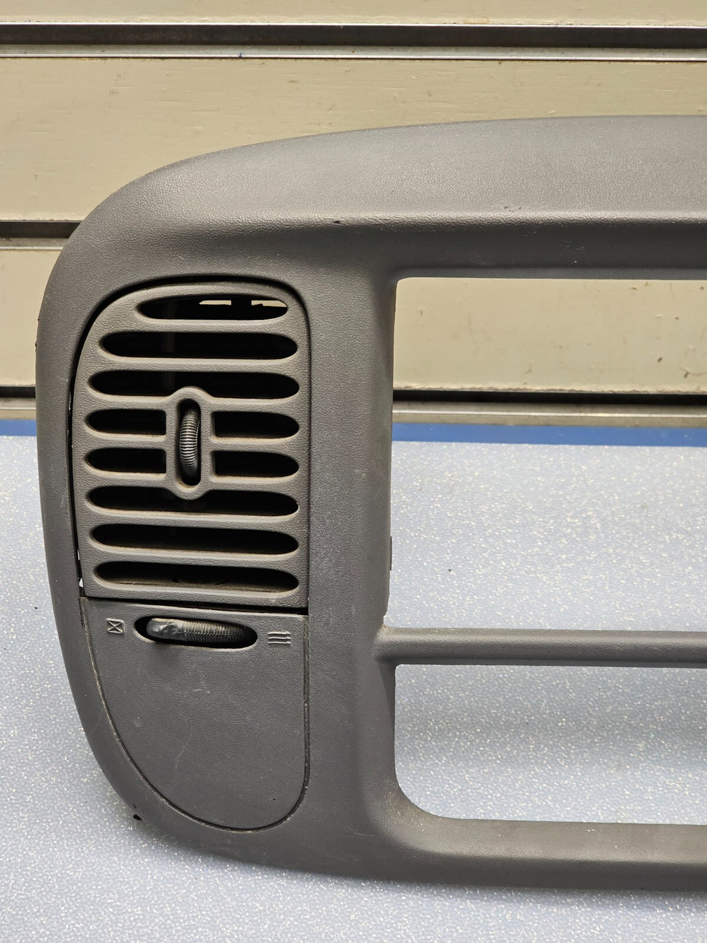 🔥97-03 Ford F150 Center Dash Radio Climate Trim Stereo BEZEL Panel Line GRAY