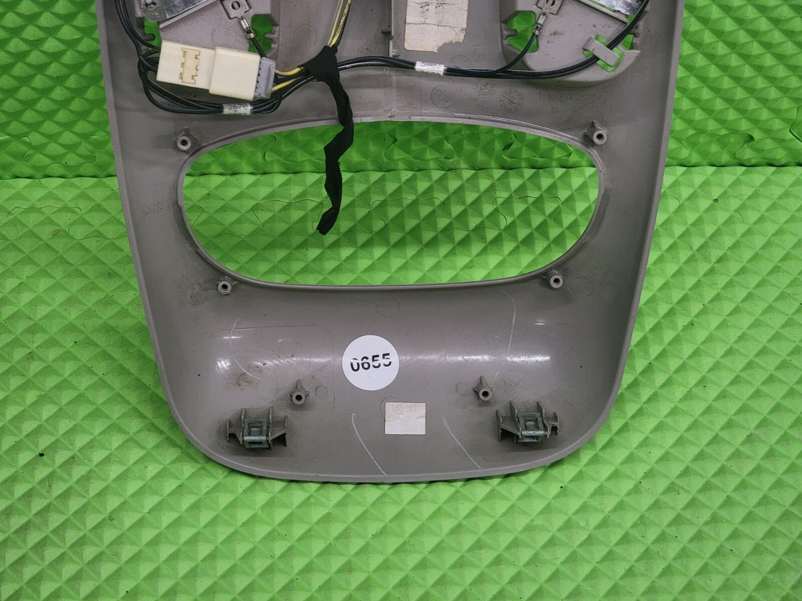 🔥2002-2005 Dodge Ram 1500 OverHead Console Map Dome TAN