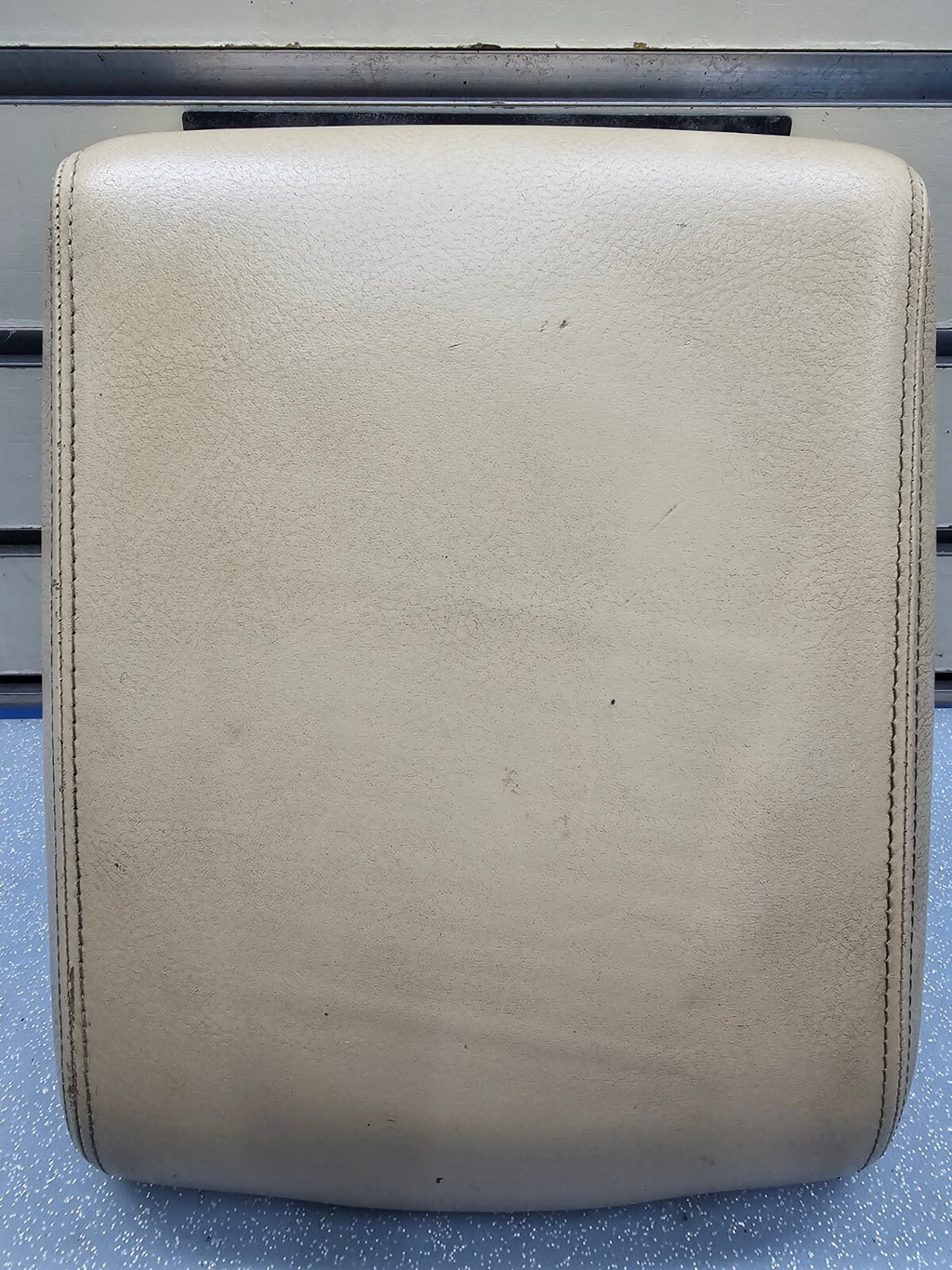 🔥99-04 Land Rover Discovery Center Console Leather Armrest Top Lid Assembly Tan