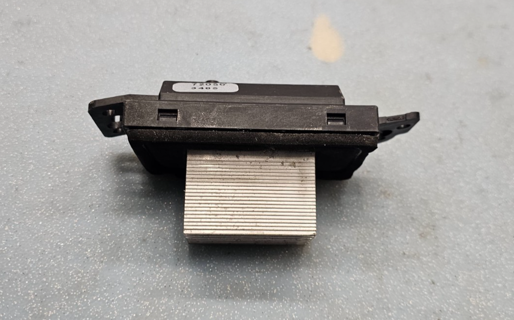🔥03-11 Allure Century IMPALA  HVAC Heater Blower Motor Resistor black