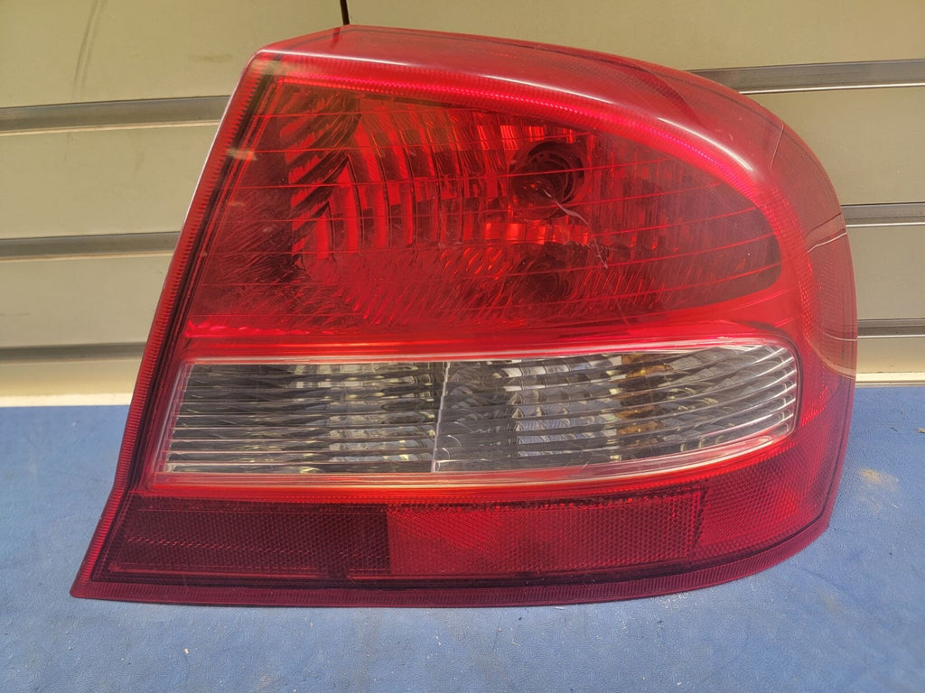 03-05 CHRYSLER SEBRING Driver Right Side Tail Light Lamp Assembly Chrome