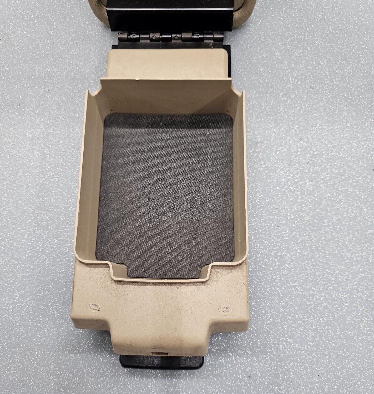 10-12 Fusion Milan Front Center Console Lid Armrest Cover Top Pad Assembly Tan