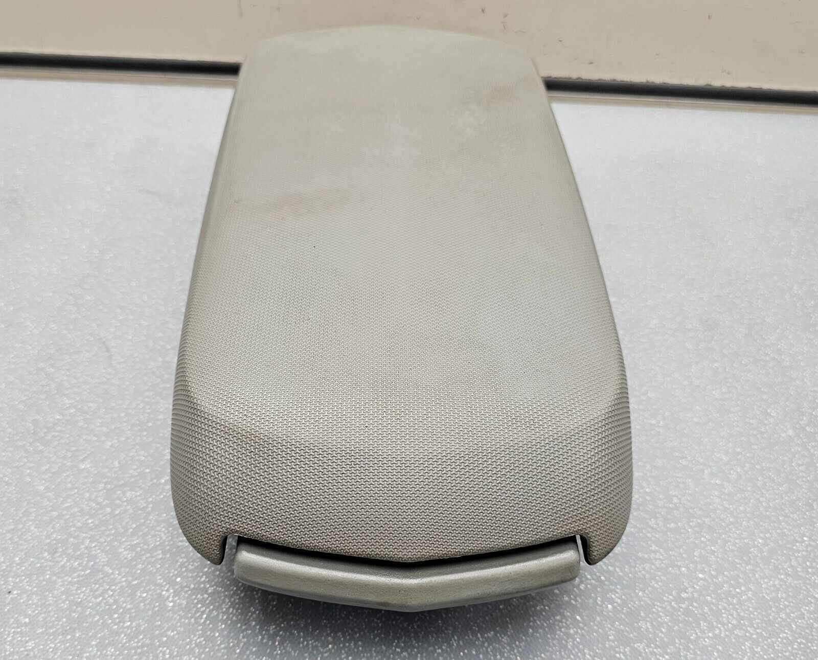 🔥07-10 Chrysler Sebring Center Console Lid Armrest Storage Assembly Top LT Gray
