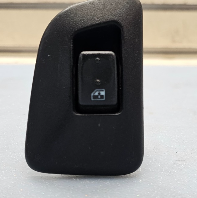 03-06 Silverado Tahoe Suburban Yukon Sierra Right Rear Window Door Switch Black