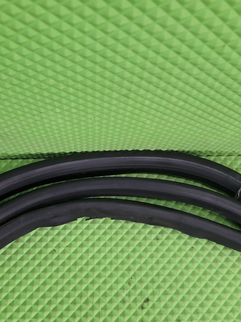 🔥07-14 Chevrolet Tahoe Rear Front Right Passenger Door Weatherstrip Seal Black