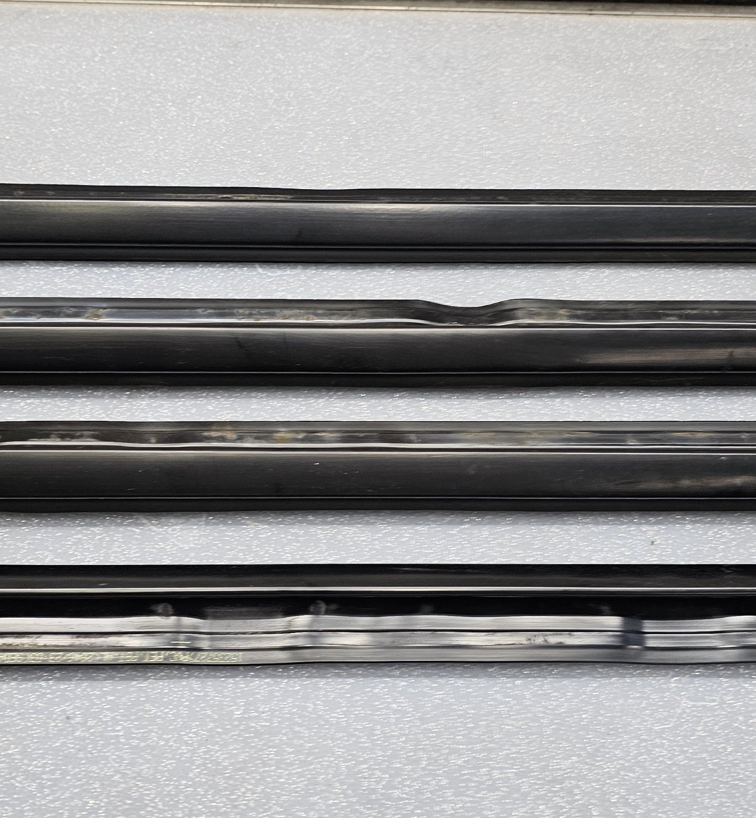 🔥03-07 SATURN ION 4-DOOR OUTSIDE WINDOW BELT TRIM MOLDINGS OEM GM