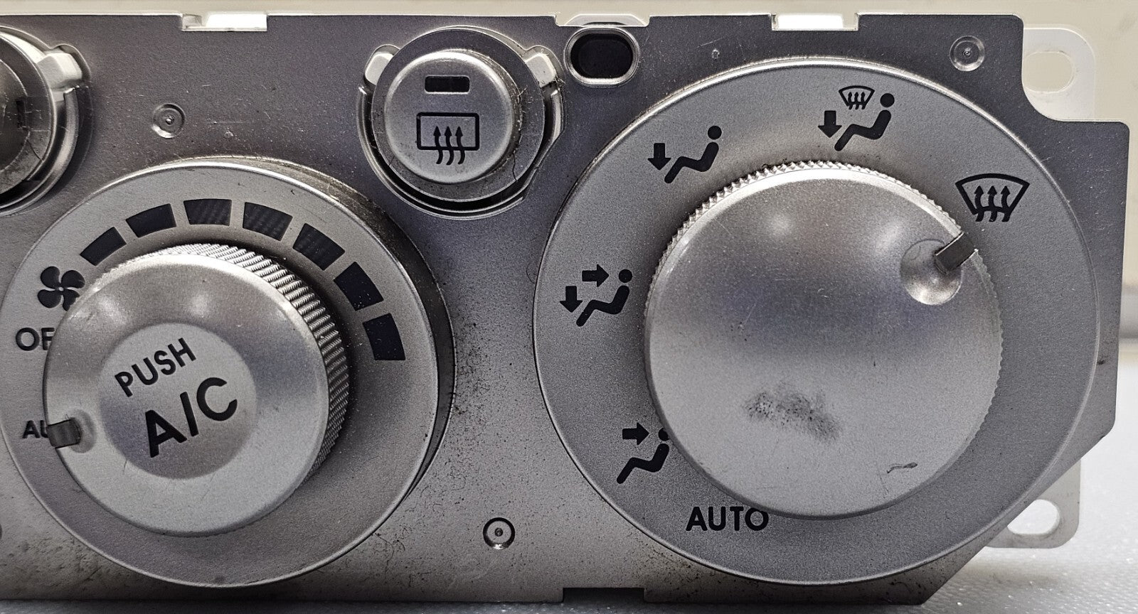 04-06 MITSUBISHI Galant Dash A/C Climate Heater Temperature Control Panel UNIT