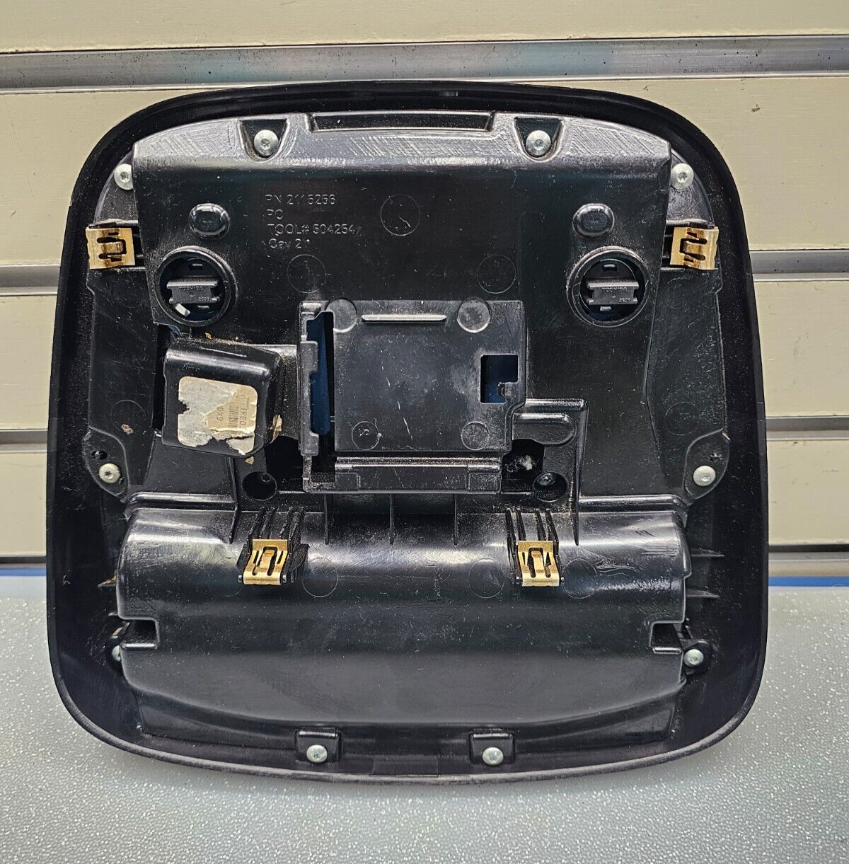 14-20 DODGE DURANGO CENTER OVERHEAD CONSOLE ROOF DOME LIGHT STORAGE COMPARTMENT