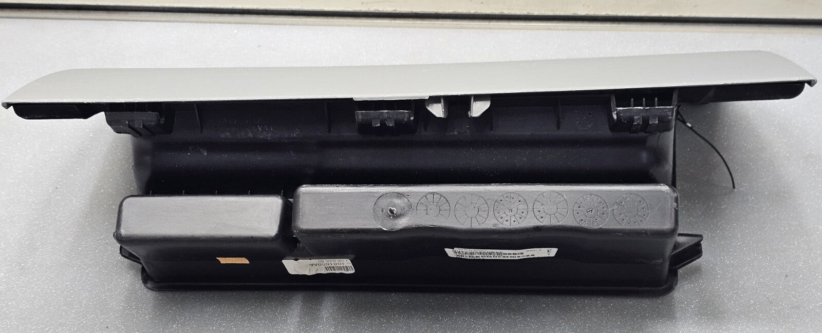 🔥05-10 CHARGER Chrysler 300 DASH Glove Box Storage Compartment Assembly Gray
