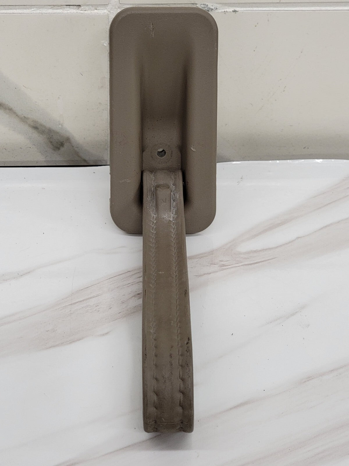 🔥99-06 chevrolet chevy trunk pull -  tan