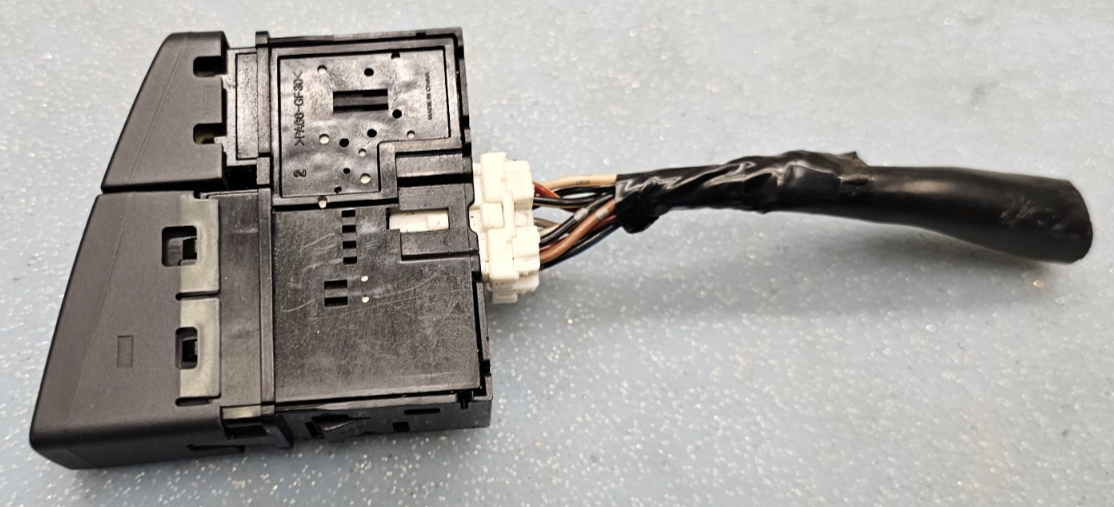 🔥10-17 Suzuki Swift Flasher Hazard Relay Warning Light Switch Assembly Black