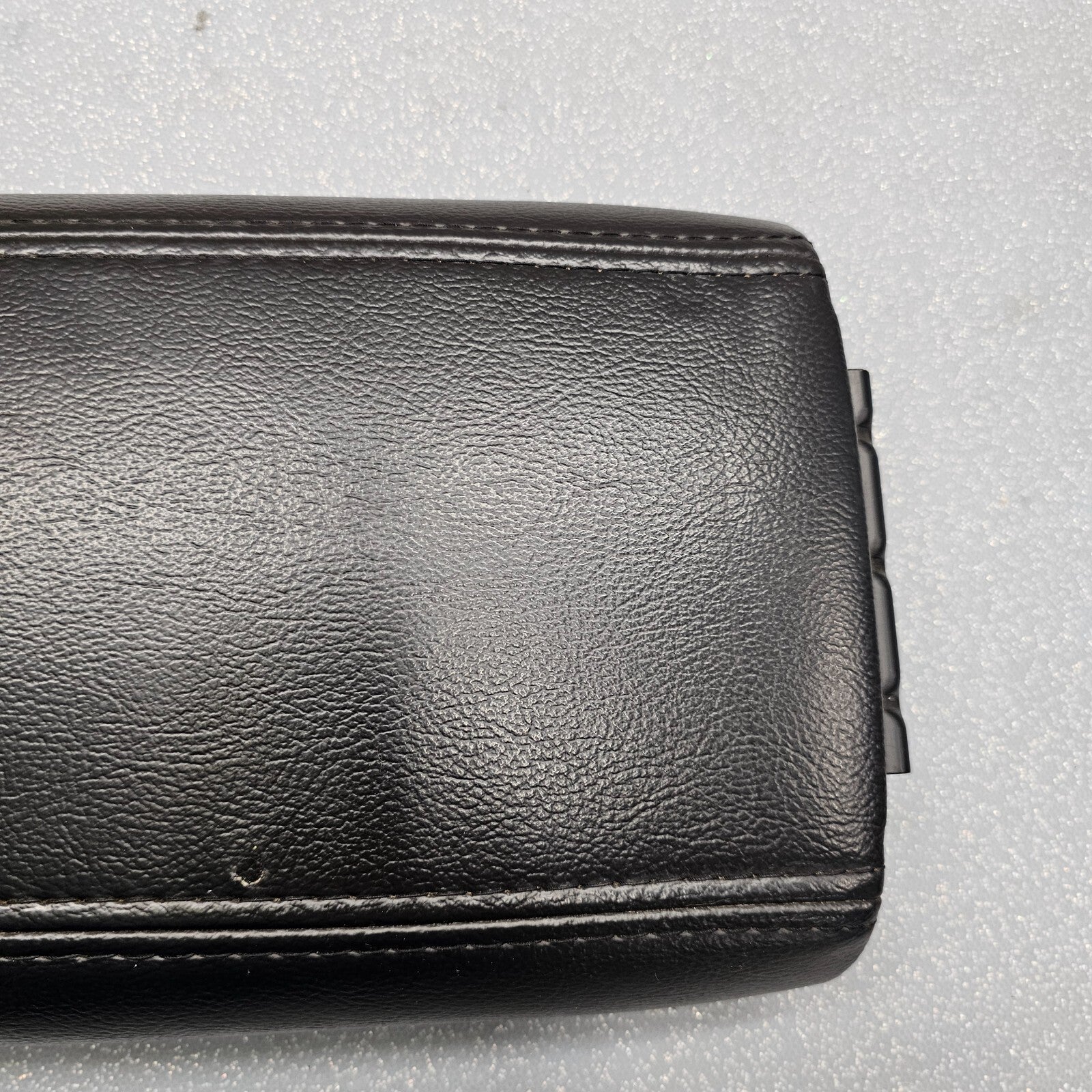 🔥02-09 Trailblazer ENVOY Center Console Armrest Lid Top Pad Cover LEATHER BLACK