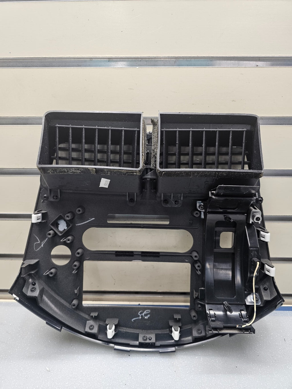 2007-2009 Nissan Quest AC Heater Climate AV Navigation Radio Dash Bezel w/Vents