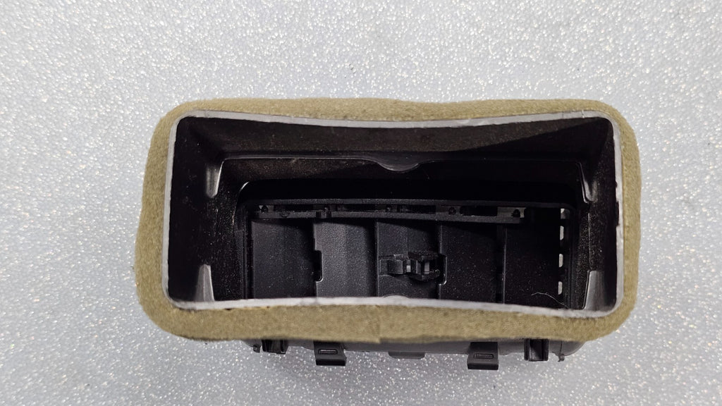 🔥05-07 FORD FOCUS CENTER DASH Right Passenger A/C AIR VENT HEATER PANEL BLACK