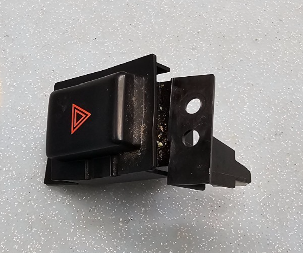 🔥05-07 Infiniti G35 Dash Hazard Warning Emergency Light Lamp Button Switch OEM