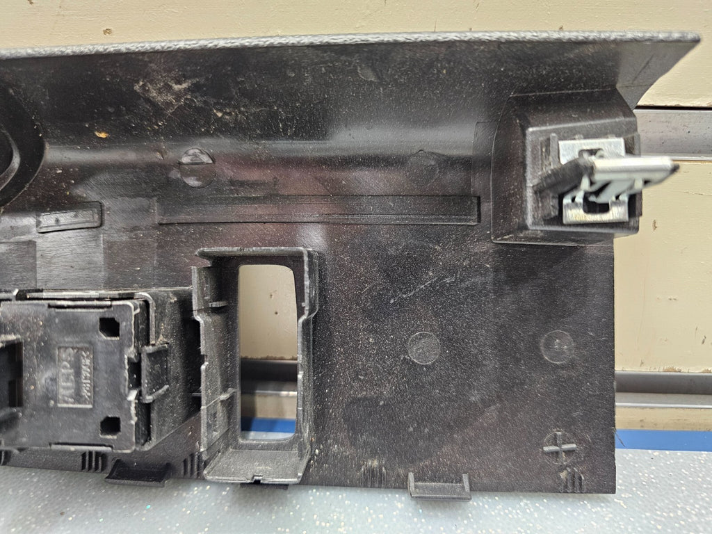 07-10 CHEVY SILVERADO GMC PASSENGER RIGHT SIDE POWER WINDOW SWITCH SILVER WS47