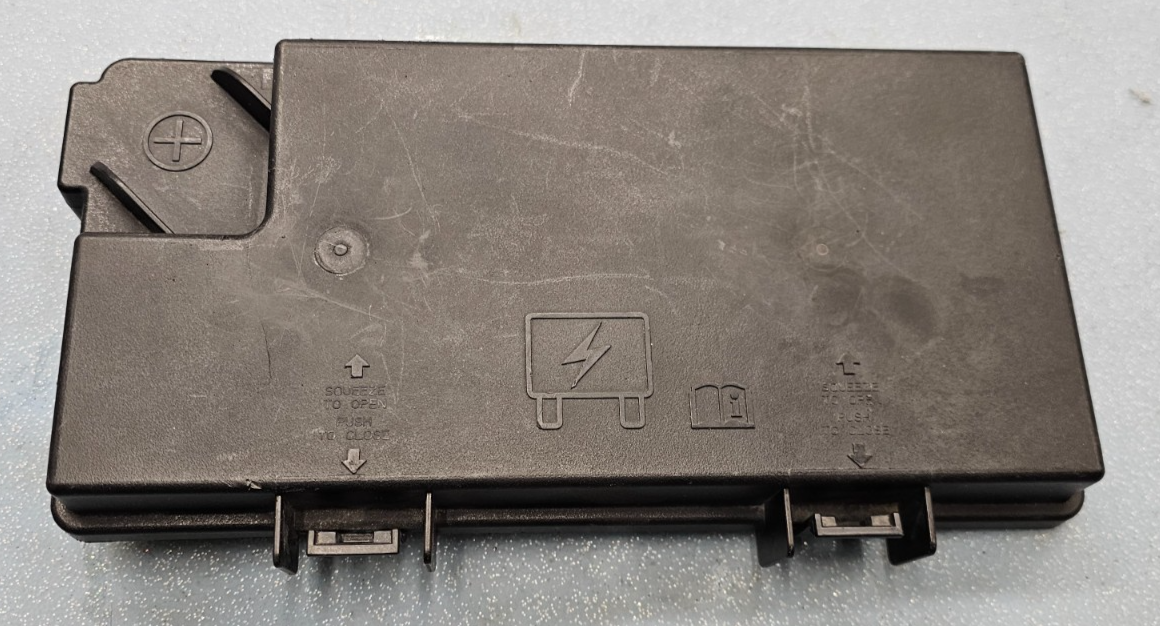 🔥11-14 Ram C/V Grand Caravan Fuse Relay Box Battery Cover Lid Junction Power 