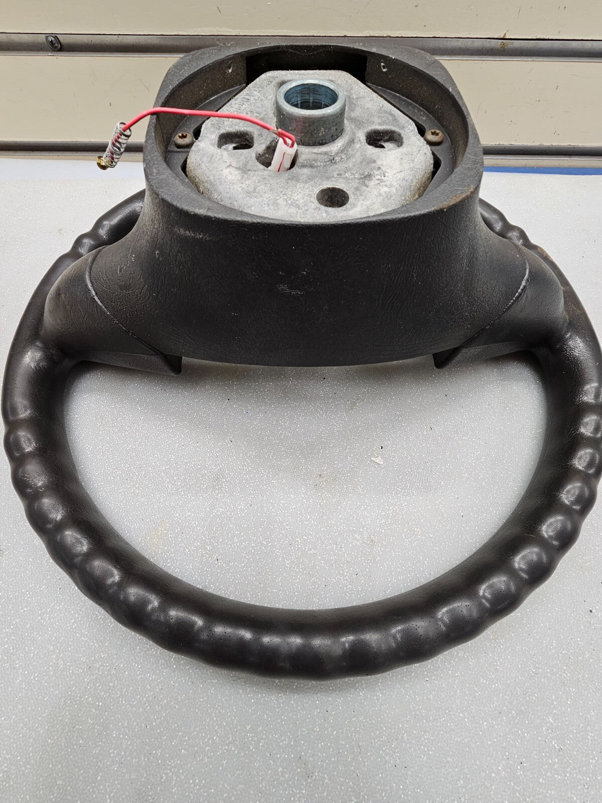 03-06 Chevrolet Tahoe Suburban Yukon Escalade Steering Wheel Column BLACK OEM