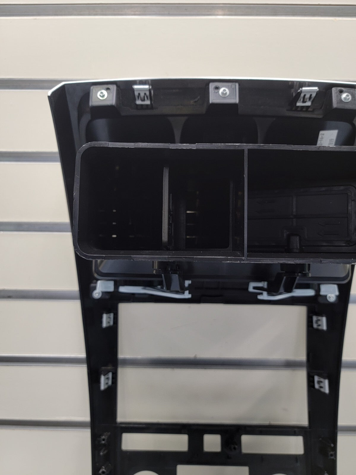 🔥07-12 GMC Acadia OEM Silver Center Dash Bezel Radio Climate Controls Surround