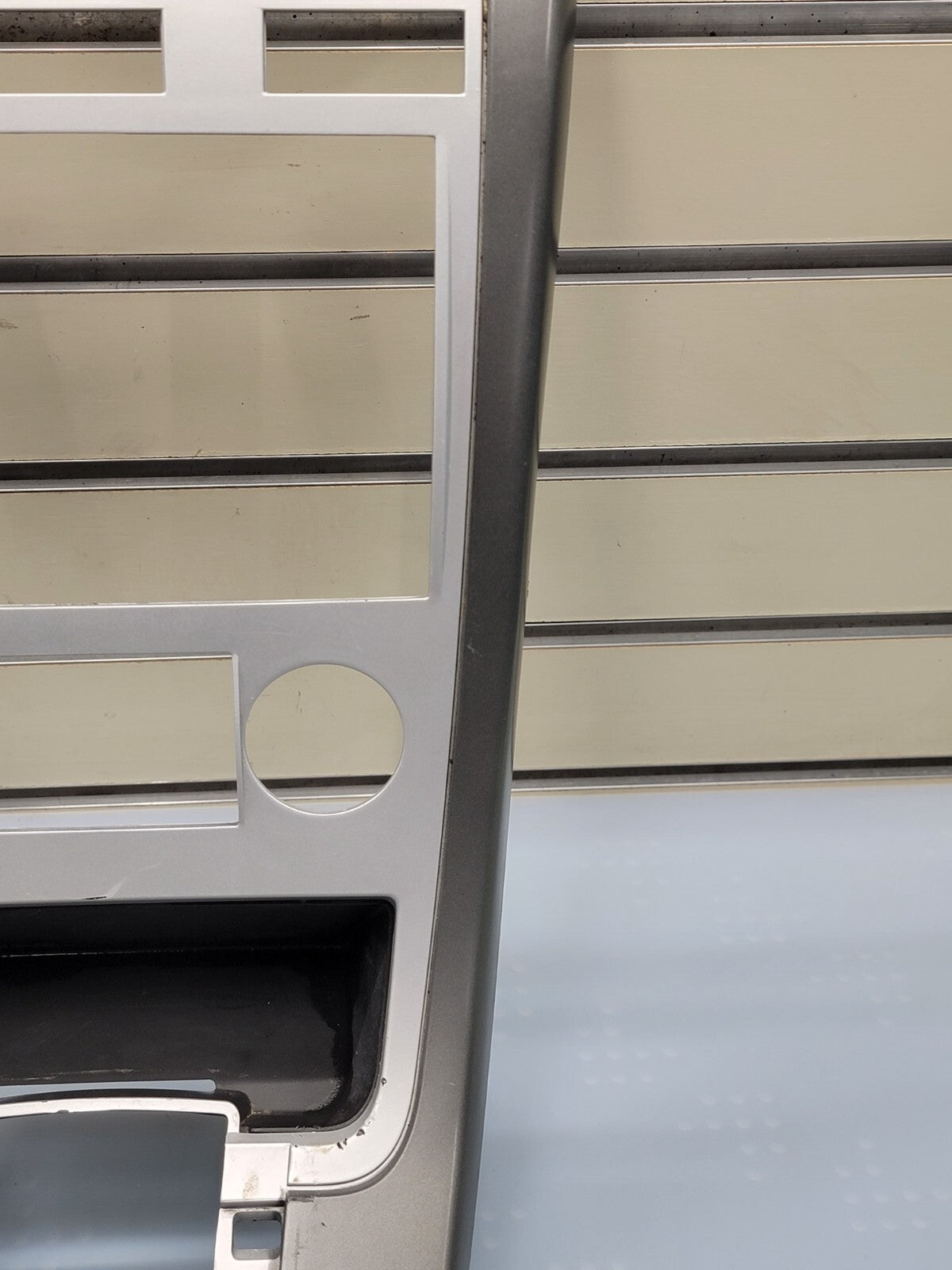 07-09 Chevrolet Equinox Center Dash Radio Climate Bezel Surround Trim silver