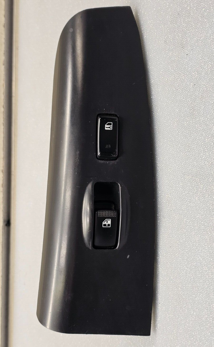 🔥05-10 Kia Sportage Front Right Passenger Window Control Switch Bezel Black OEM