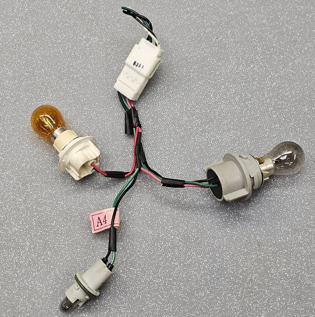 🔥2006 - 2008 HYUNDAI SONATA TAIL LIGHT BULB SOCKET HARNESS K1888