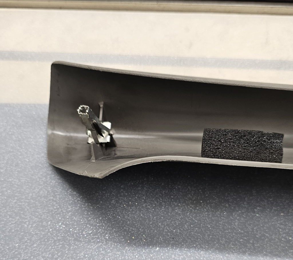 99-06 SILVERADO SIERRA Molding A PILLAR Trim LEFT Driver Speak Light GRAY p3