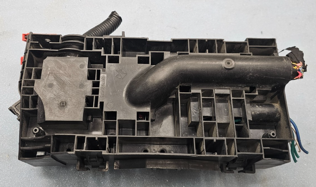 🔥2011-2015 Dodge Journey 3.6L Engine Fuse Box Relay Junction Module Unit OEM