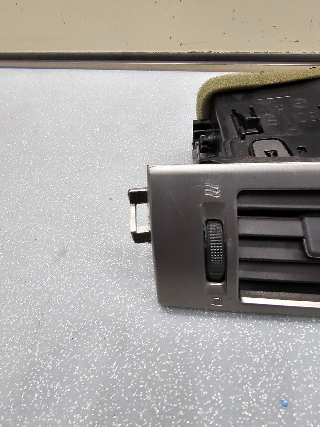 🔥2007-2012 NISSAN VERSA DASH AIR VENT AC LH DRIVER SIDE OEM