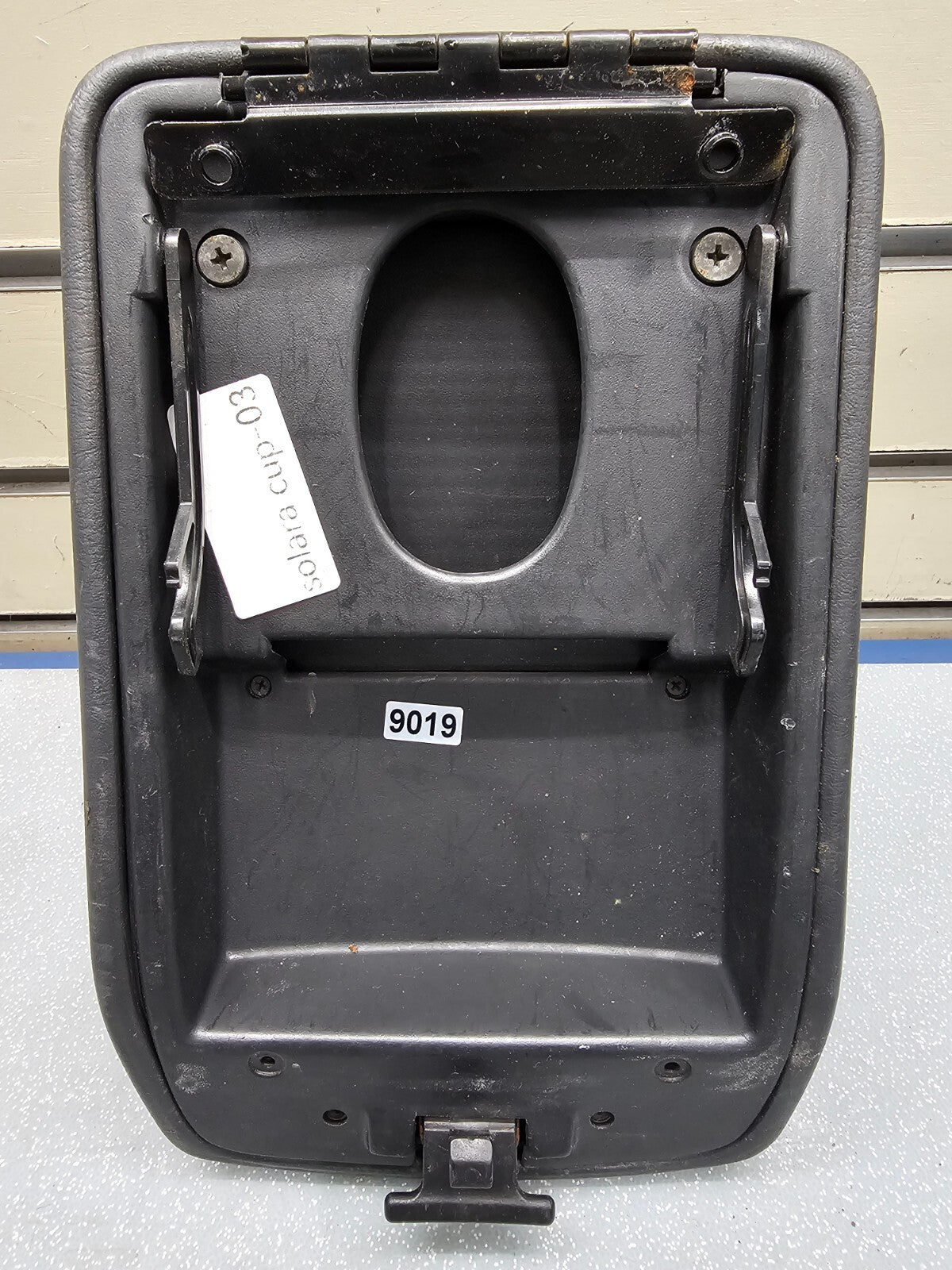02-06 CAMRY SOLARA LEXUS ES330 CENTER CONSOLE LID ARM REST COVER ASSEMBLY BLACK