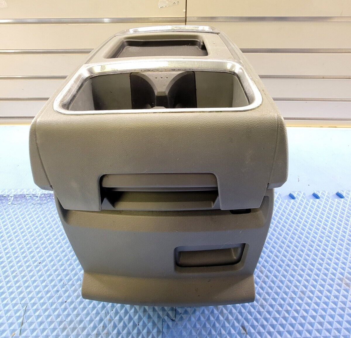 🔥08-10 Chrysler Town Country Grand Caravan Center Console Dash Cup Holder TAN