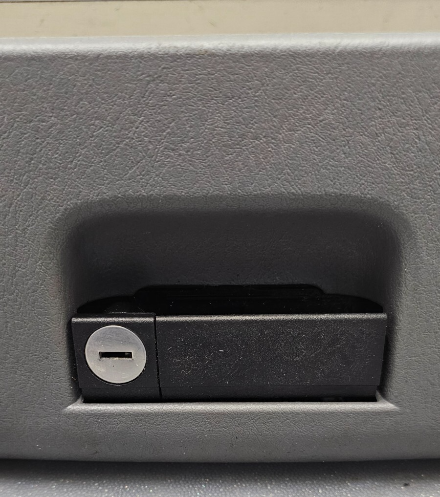 🔥01-07 CARAVAN TOWN COUNTRY DASH GLOVE BOX COMPARTMENT LID COVER ASSEMBLY GRAY