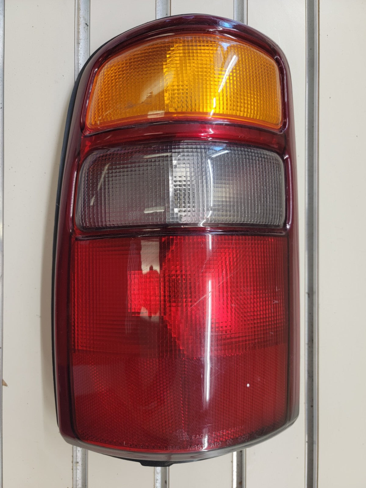 2000-2003 Chevrolet Tahoe suburban taillight Tail Light Assembly Left driver