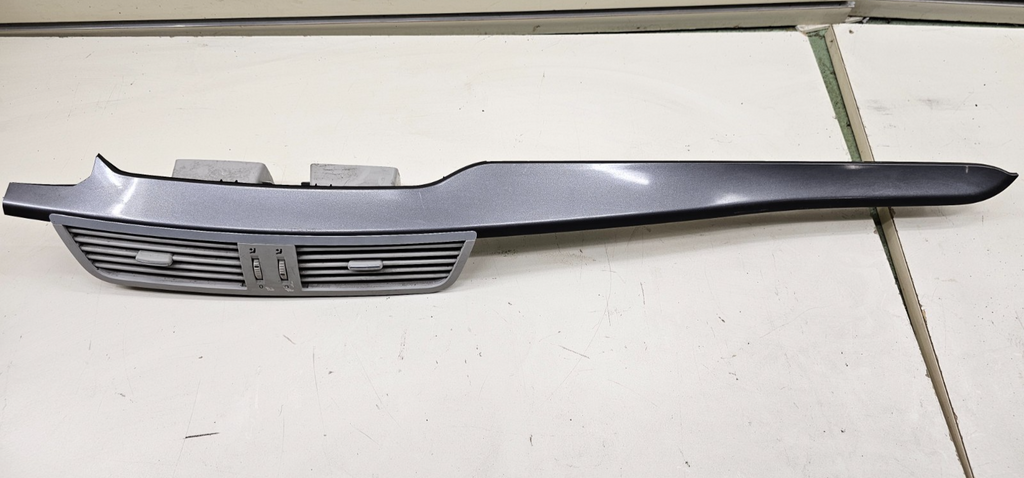 🔥09-14 Volkswagen Routan Dash Front Center Trim Bezel Panel Air Vent Silver OEM