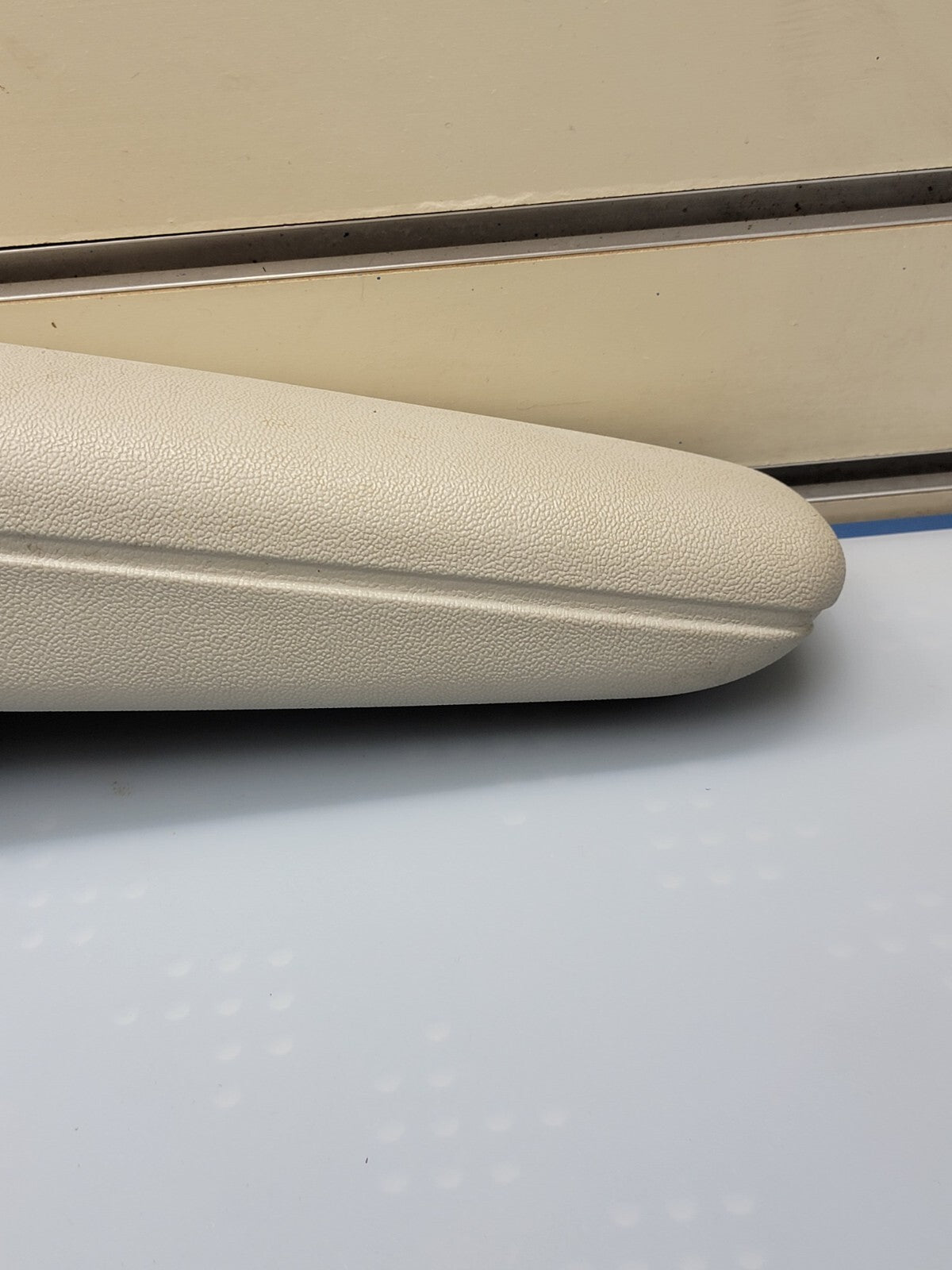 🔥08-11 CARAVAN TOWN & COUNTRY RIGHT PASSENGER SIDE FRONT SEAT ARMREST LIGHT TAN