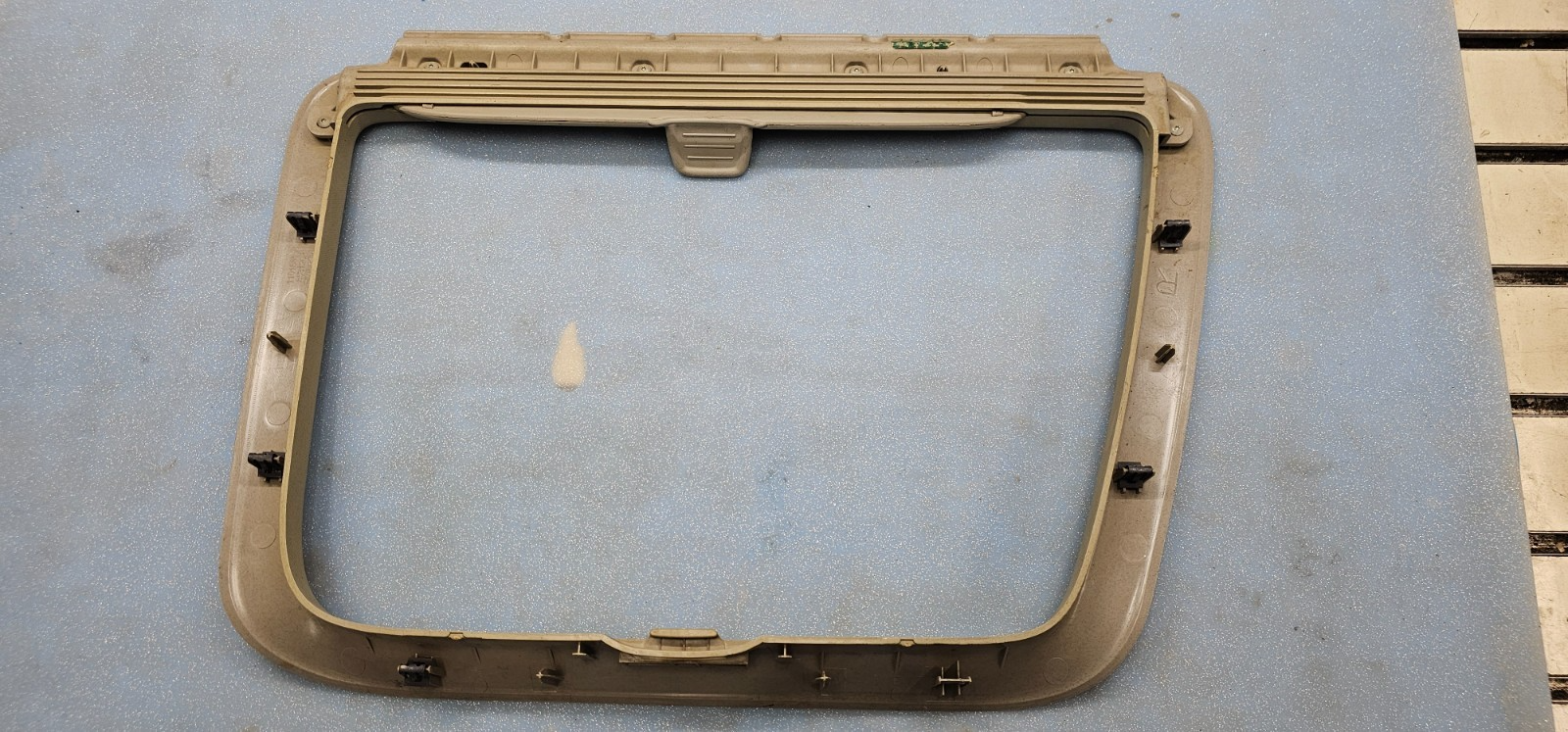 🔥06-09 Jeep Commander Right Passenger Side Rear Window Trim Molding Panel TAN 