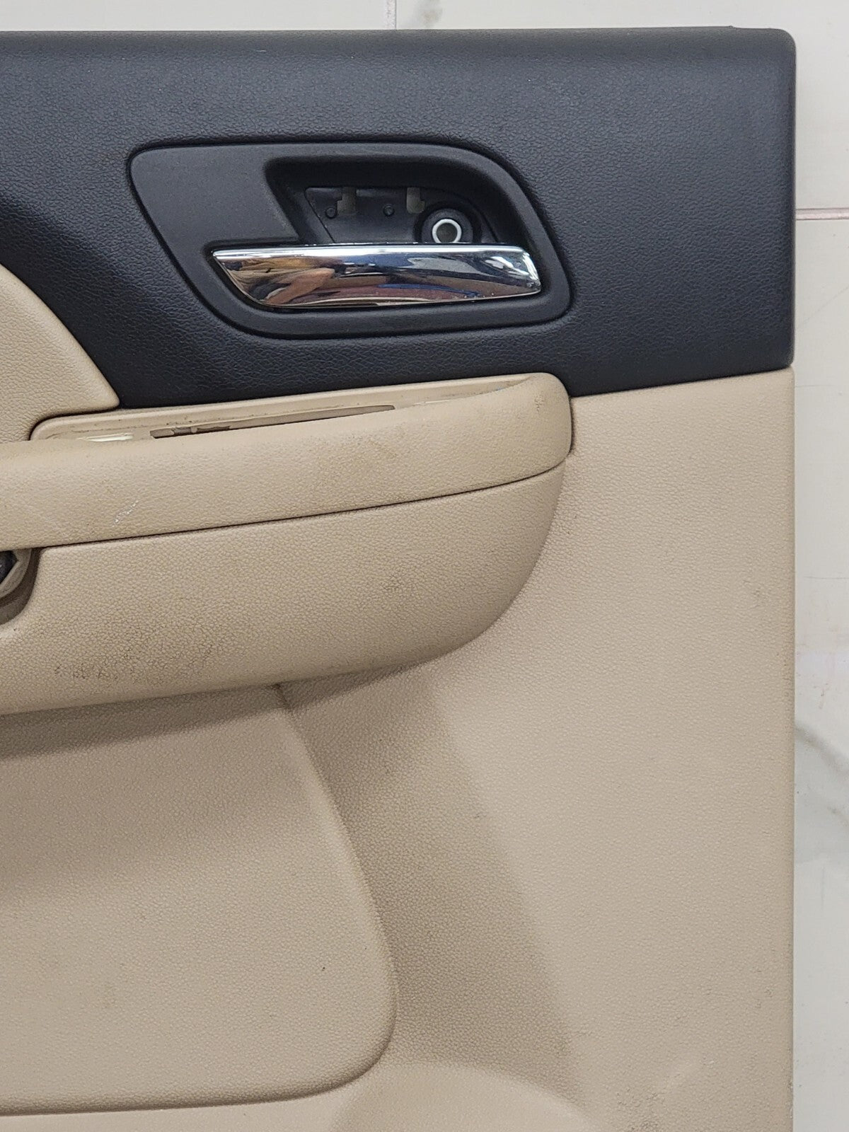 🔥07-13 SILVERADO SUBURBAN left side REAR door panels TAN OEM D21