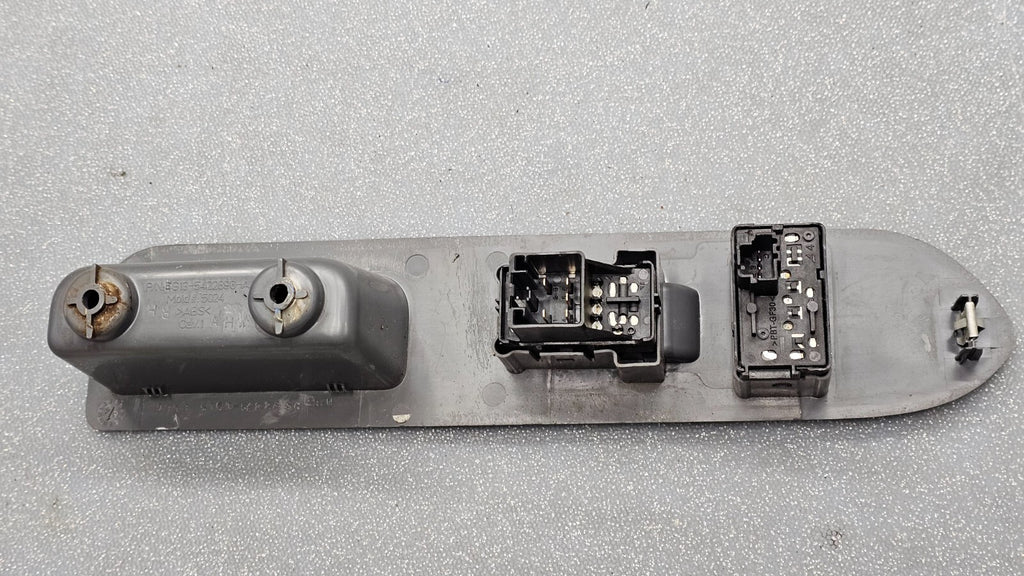 🔥05-07 Five hundred Montego Right Passenger Power Window Switch Gray