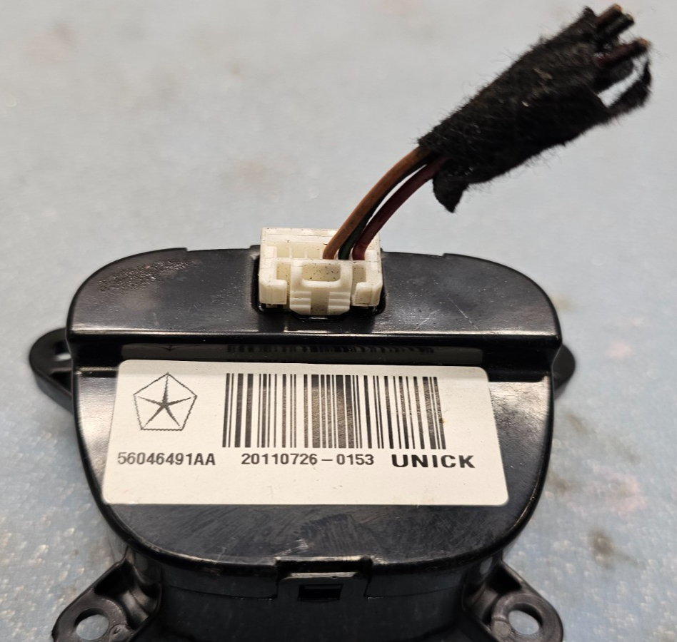 🔥11-14 Chrysler 200 Avenger Dash Center Display Mounted Clock Analog Assembly