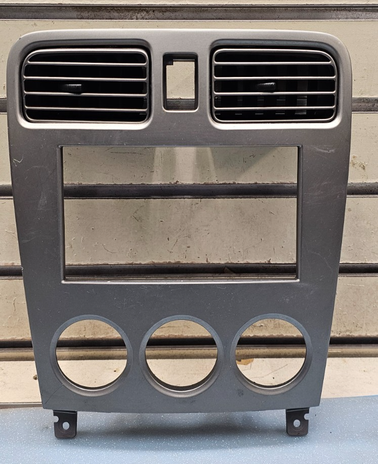 03-08 Subaru Forester Radio Trim Panel Climate Control Center Dash Bezel Silver
