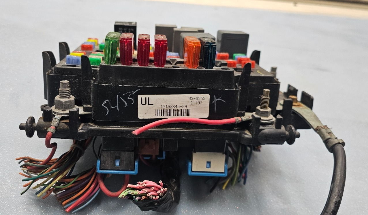 🔥99-02 Silverado Sierra Fuse Box Relay Junction Engine Integrated Power Module