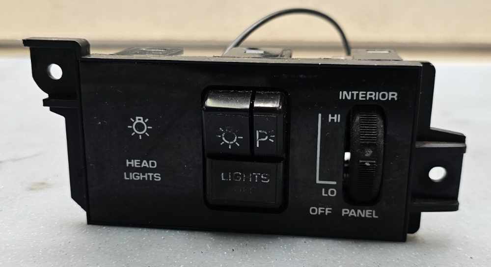 🔥82-96 Oldsmobile Delta 88 Instrument Panel Interior Lamp light Switch Black