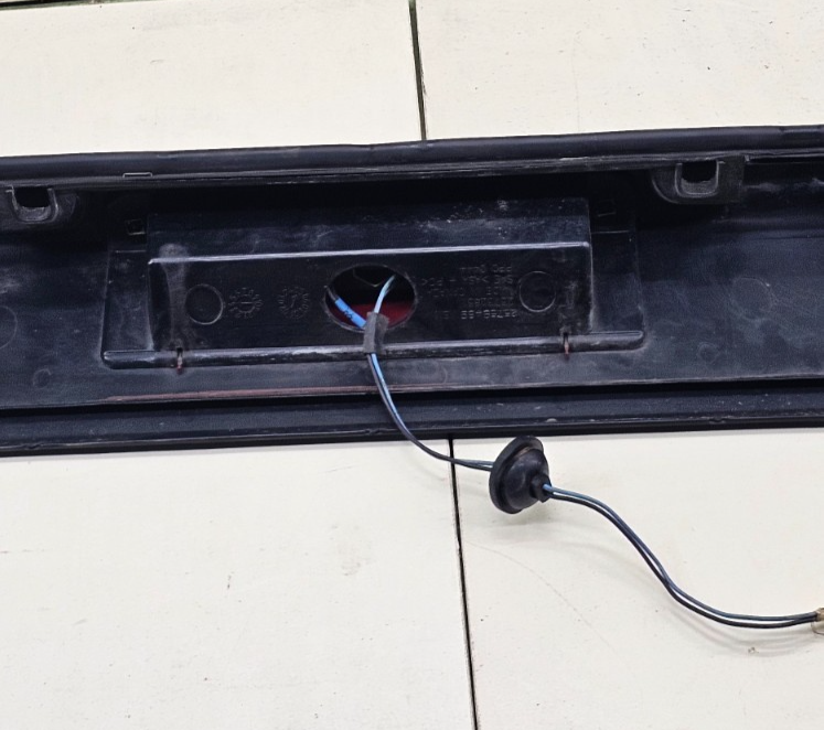🔥03-20 Chevrolet Express GMC Savana 3rd Brake Light Trim Spoiler Black  OEM